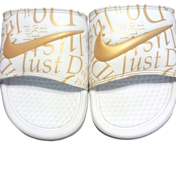 Nike Slides Women's size 7 White and Gold Slip On's - Picture 3 of 9